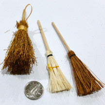 Broom - M&M Montessori Materials
